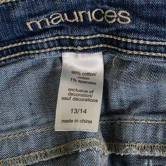 Maurices Distressed Raw Hem Jean Shorts Sz 13/14 - Picture 4 of 5